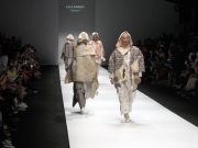 Lala Hanafi Unjuk Gigi di Jakarta Fashion Week 2019