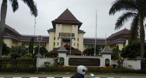 gubernur berkantor di bekasi