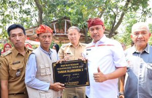 Plt. Wali Kota Bekasi Resmikan Tiga Taman di Wilayah Kecamatan Mustikajaya.