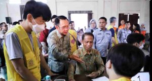 Pj. Bupati Bekasi Dani Ramdan membuka CSR PT. Hankook Tire Indonesia.