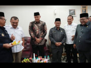 Potong Tumpeng Syukuran HUT ke-17 Partai Gerindra Kota Bekasi