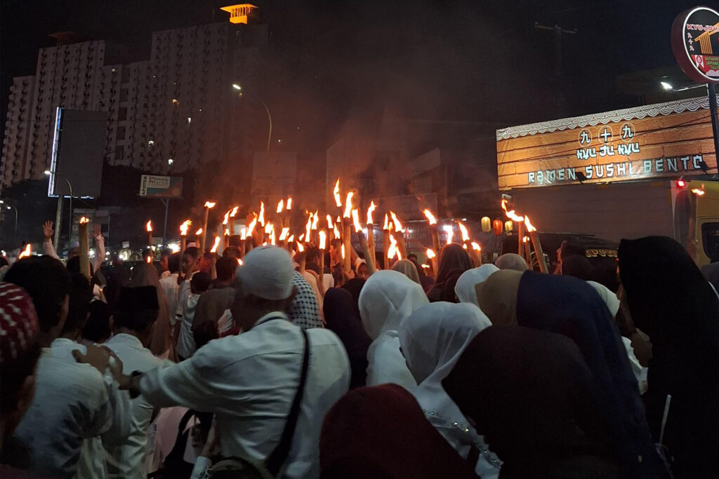 Pawai 1000 Obor Menyambut Tahun Baru Islam di Pekayon Jaya, Kota Bekasi