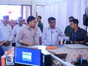 Wapres dan Menaker Tinjau BSU di Padang, Ingatkan Bantuan Tak untuk Judol