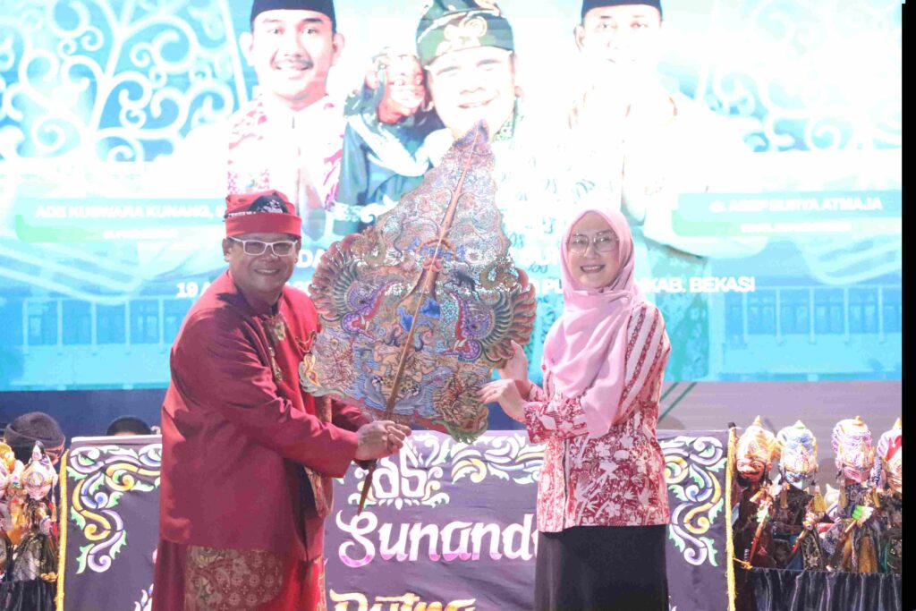 Pagelaran Wayang Golek Giri Harja 3 Tutup Rangkaian HUT ke-75 Kabupaten Bekasi