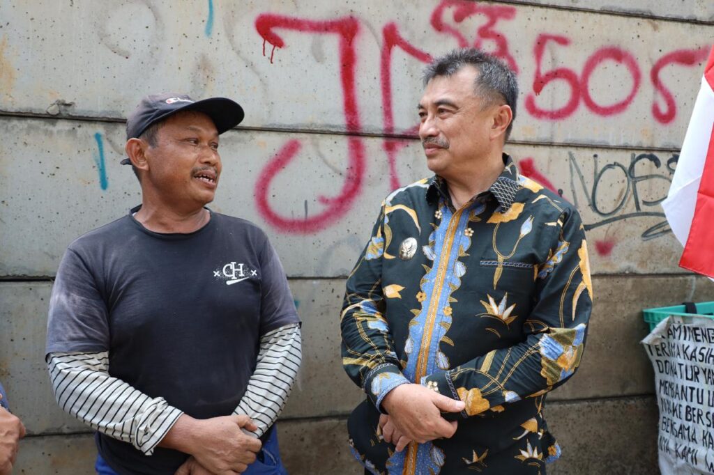 Aksi Nyata Dahlan Pahlawan Kebersihan Cikunir, Langsung Ditemui Wawali Kota Bekasi