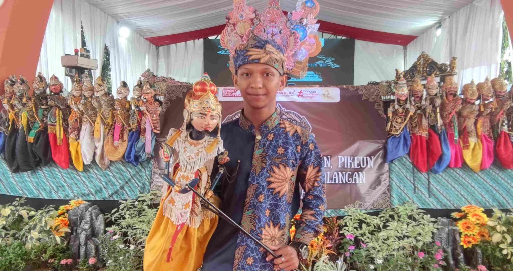 Dalang Milenial Bekasi Reifaldi Aldiansyah, Penjaga Warisan Budaya di Era Digital
