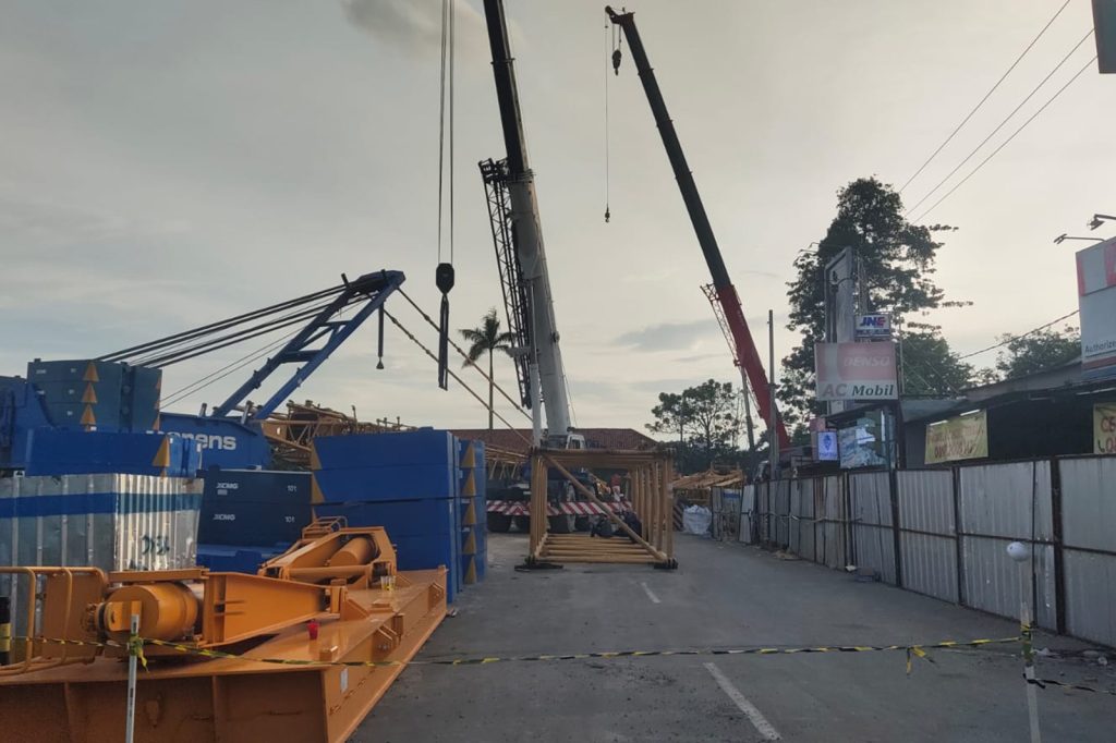 Penutupan Jalan Akibat Pekerjaan Pembanguan Jempatan Kemang Pratama di Perpanjang