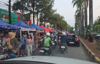 Diakhir Ramadhan Penjual Takjil Masih Ramai Diburu