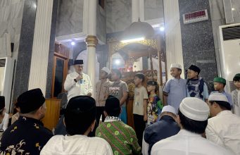 Wakil Walikota Bekasi Mengikuti Tarawih Keliling di Masjid Raya At Taqwa Pekayoan Jaya