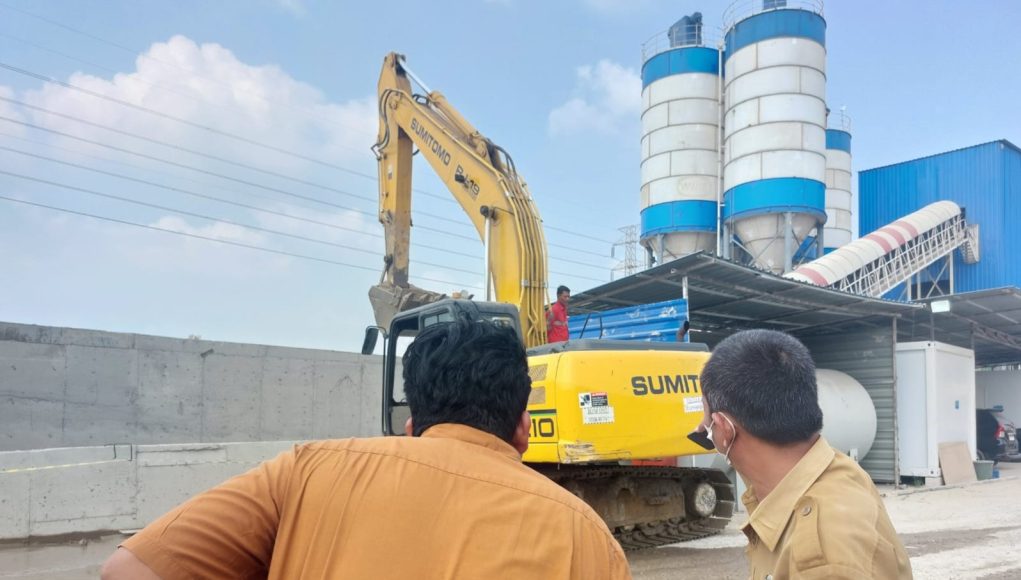 Warga Tegaldanas Keluhkan Polusi Debu dan Tumpahan Material