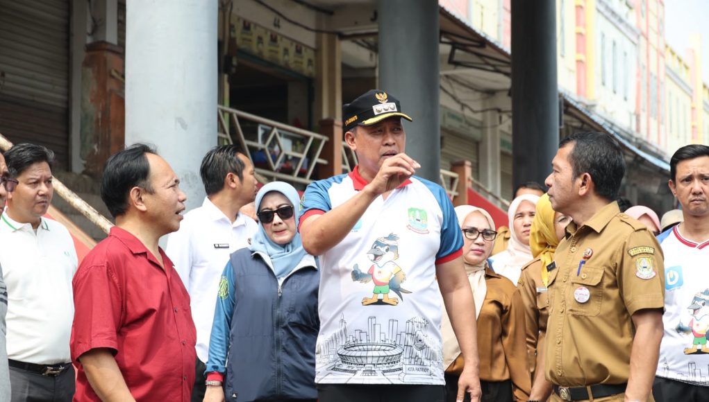 Kabel Semrawut hingga Lapak Basement Ditata, Wali Kota Bekasi Percepat Penataan Pasar Baru