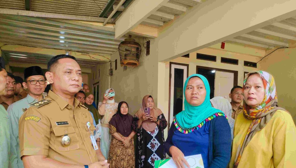 Plt Bupati Bekasi Tanggung Biaya Pengobatan Korban Ledakan Gas di Mekarmukti