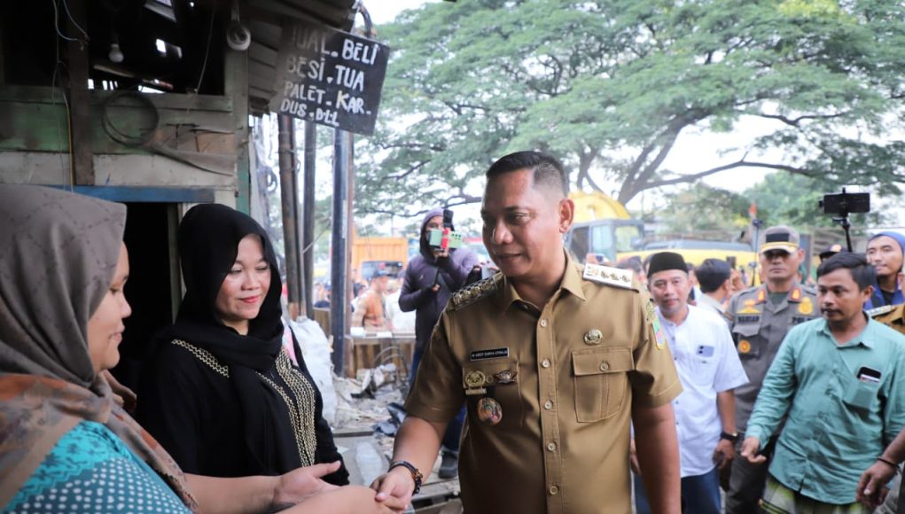 Penertiban 19 Bangunan Liar di Cikarang Barat Berjalan Kondusif